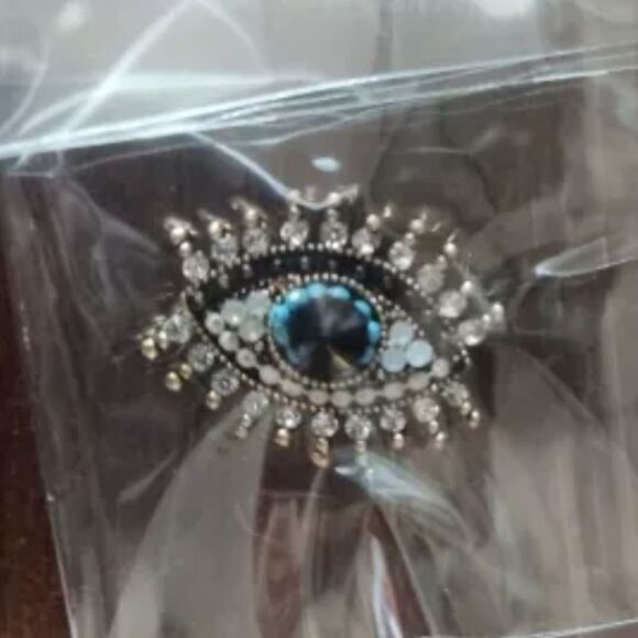 NWOT Eyeball brooch - Picture 6 of 8